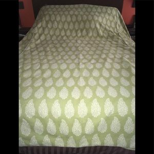 Pottery Barn Green & Ivory King Duvet